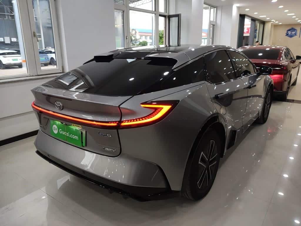 2025 Toyota bZ5 银灰色, 70,600 km, China export – photo 7