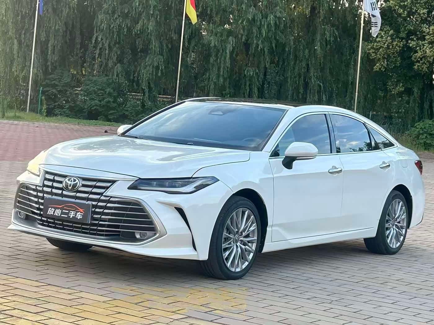 2024 Toyota Avalon White, 27,000 km, China export – photo 3