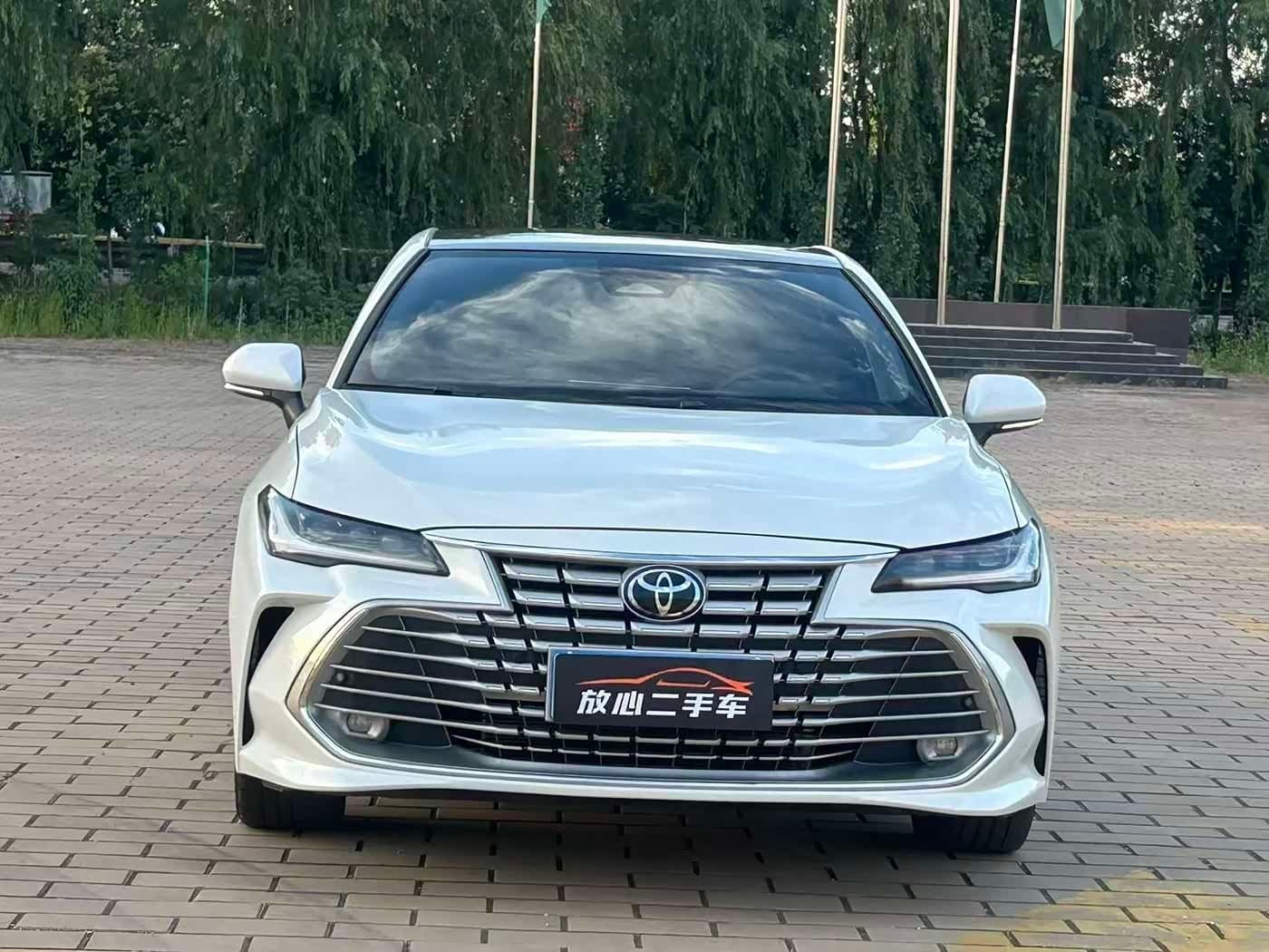 2024 Toyota Avalon White, 27,000 km, China export – photo 2