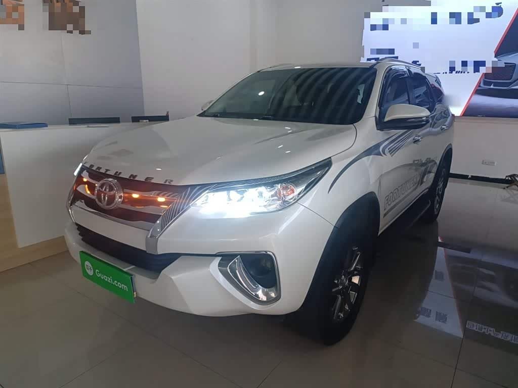 2016 Toyota Fortuner White, 68,700 km, China export – photo 2