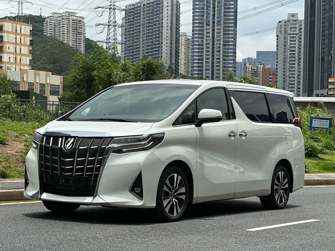 2018 Toyota Alphard White, 75,000 km, China export – photo 2