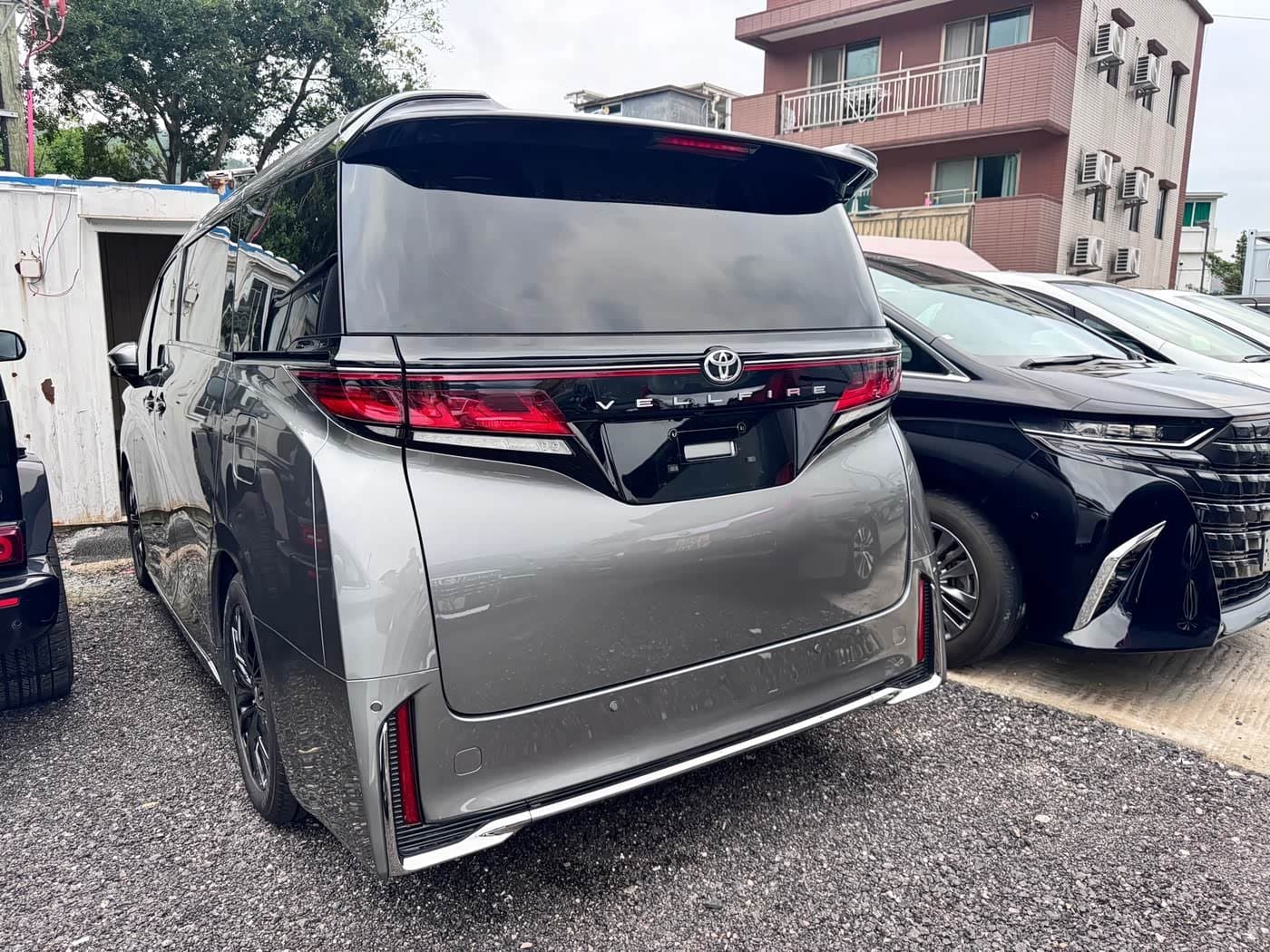 -- Toyota Vellfire 银灰色, 1,000 km, China export – photo 2