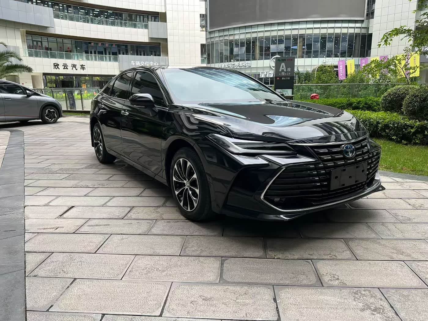 2023 Toyota Avalon Black, 52,000 km, China export – photo 3