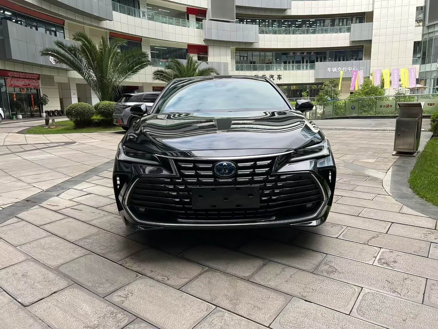 2023 Toyota Avalon Black, 52,000 km, China export – photo 2