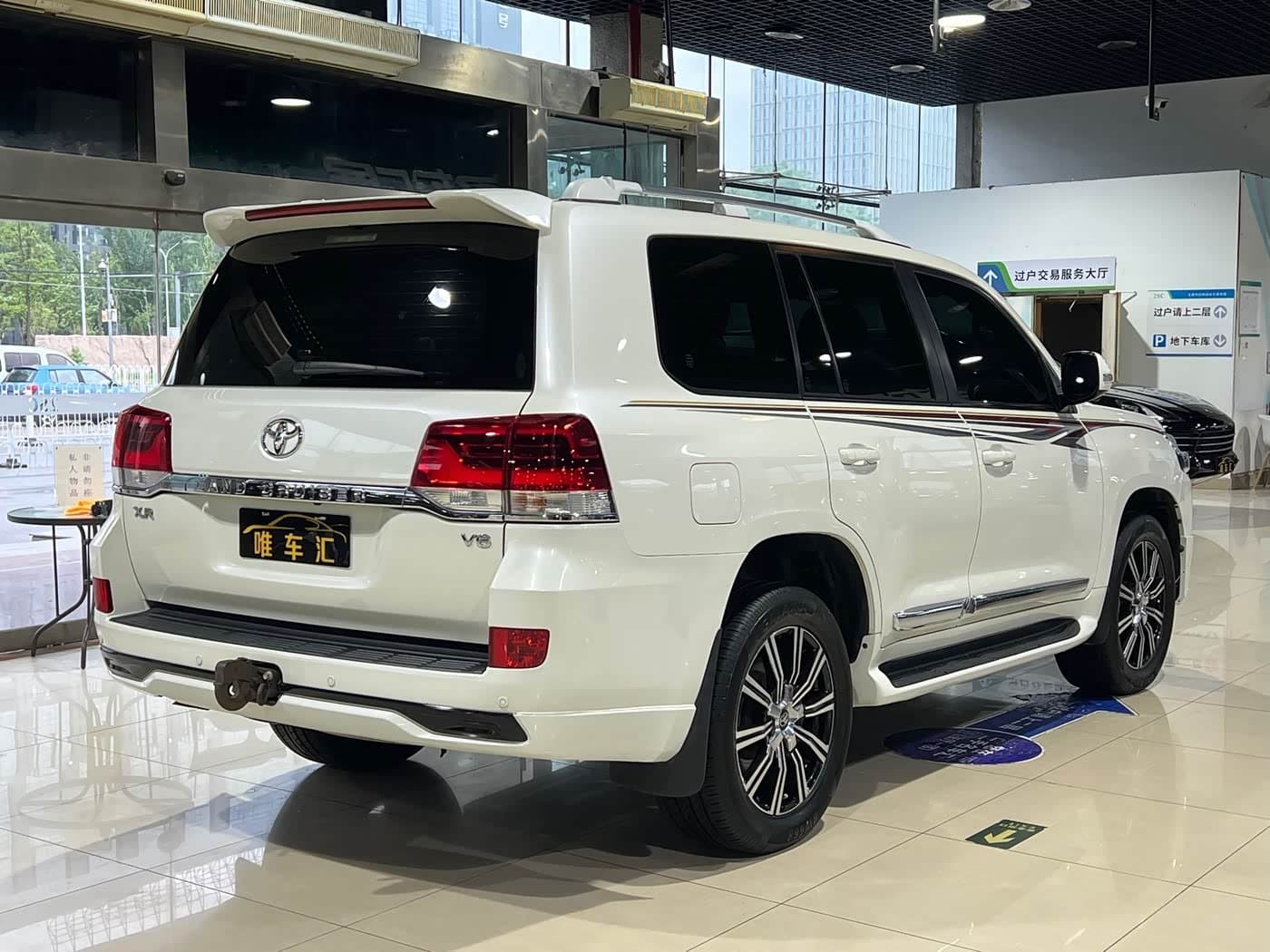 -- Toyota Land Cruiser White, 45,000 km, China export – photo 4