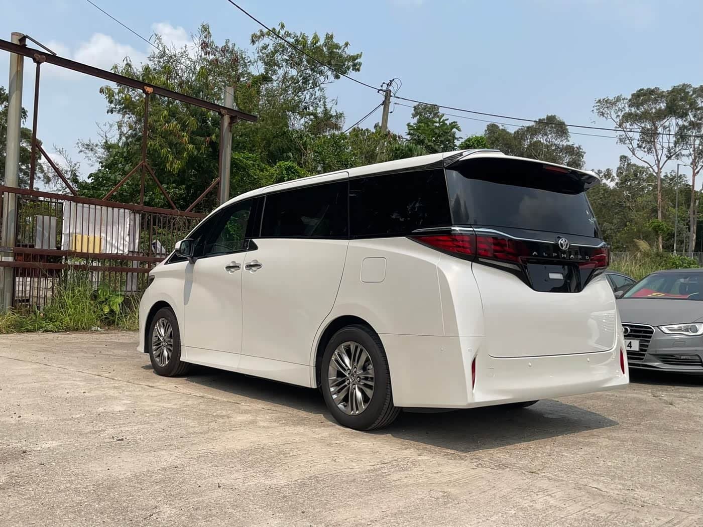 2022 Toyota Alphard White, 2,000 km, China export – photo 4
