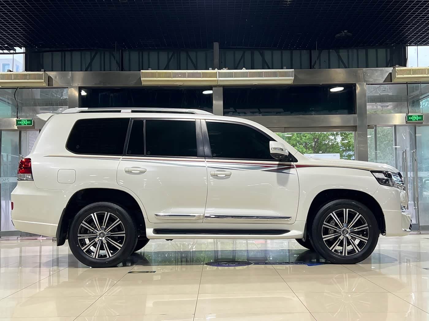 -- Toyota Land Cruiser White, 45,000 km, China export – photo 7