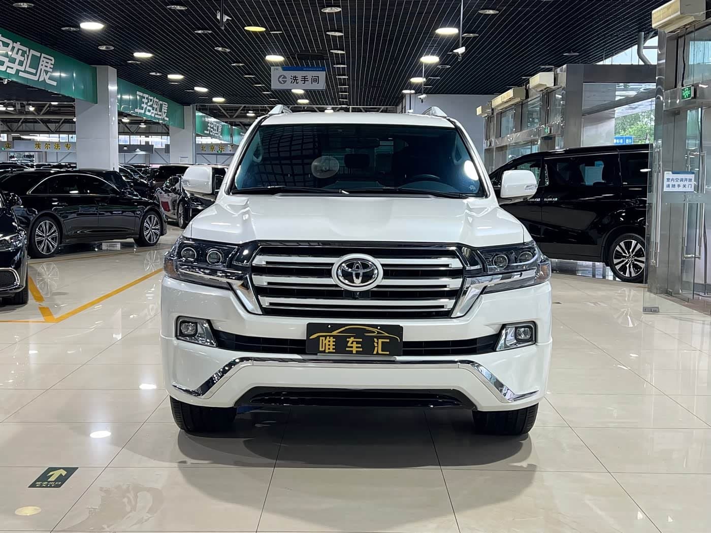 -- Toyota Land Cruiser White, 45,000 km, China export – photo 2
