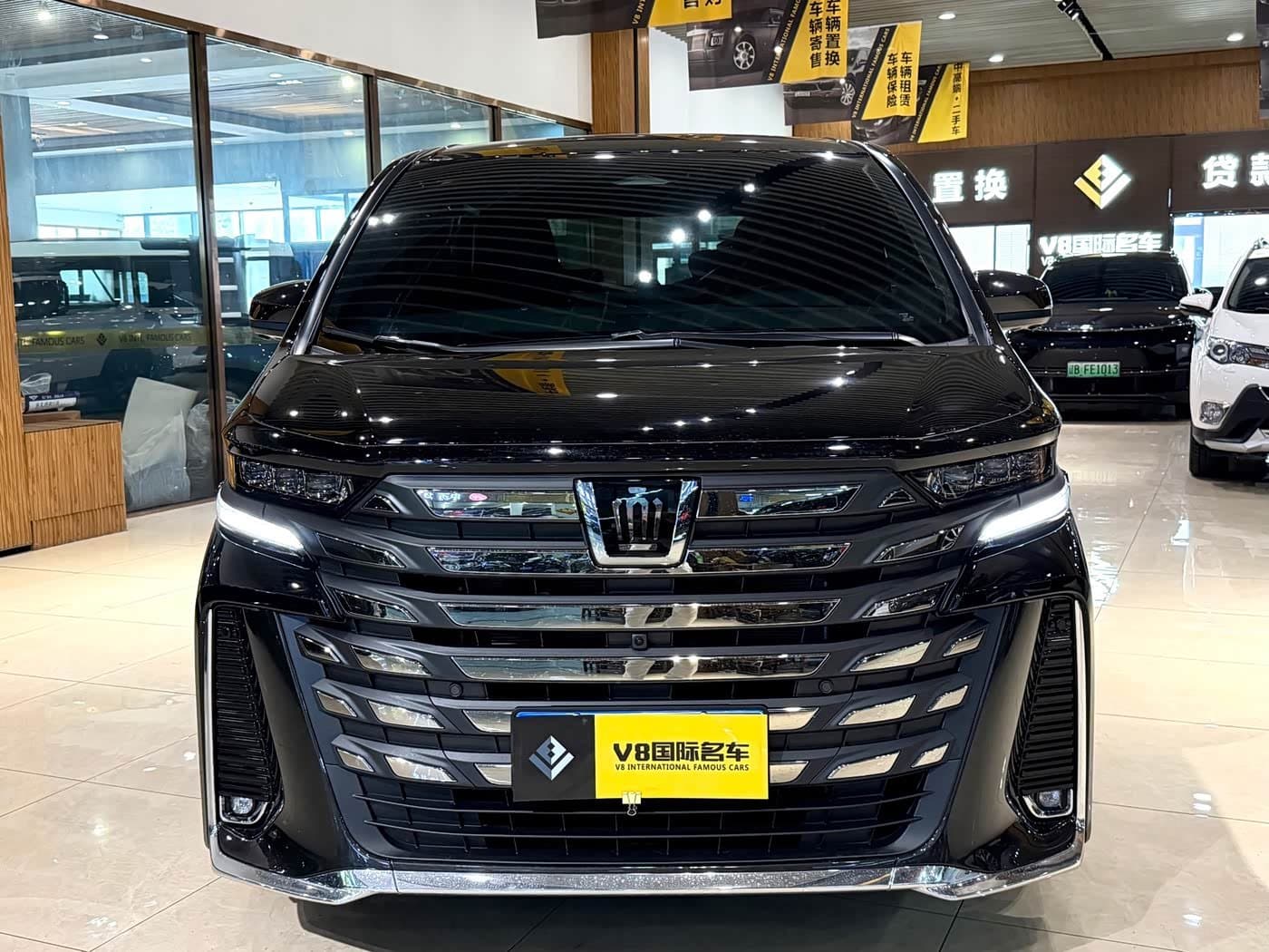 2025 Toyota Vellfire Black, 15,000 km, China export – photo 2