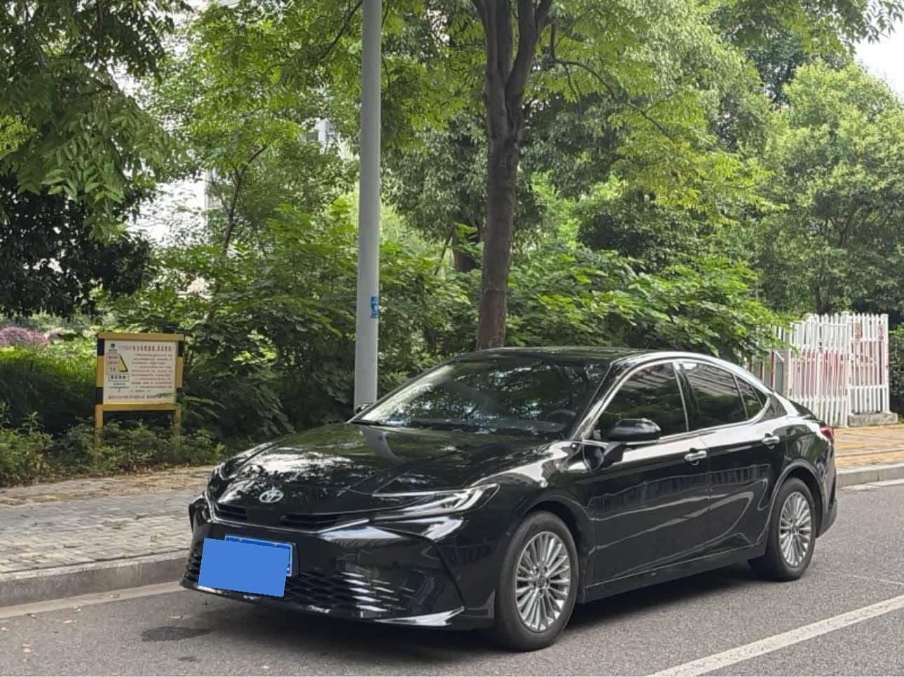 2024 Toyota Camry Black, 21,000 km, China export – photo 1