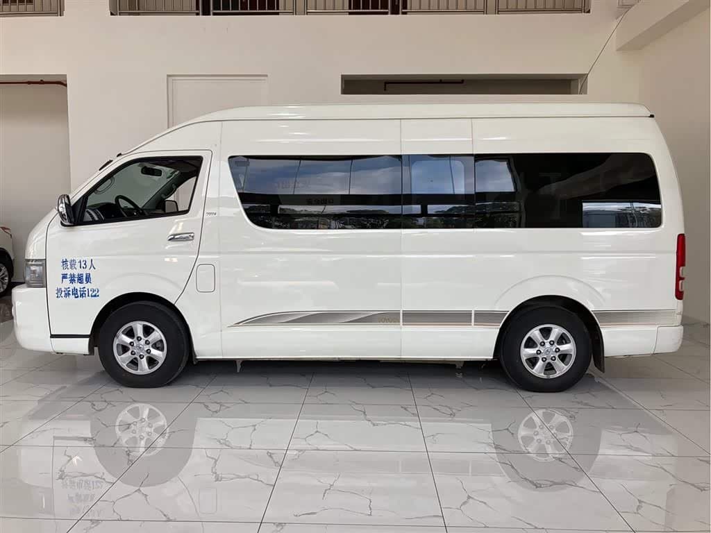 2011 Toyota HIACE White, 190,000 km, China export – photo 4