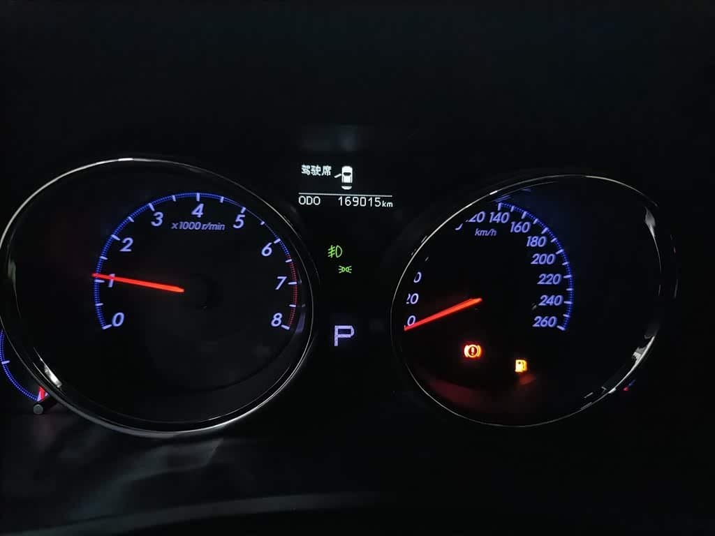 2013 Toyota Reiz 银灰色, 169,000 km, China export – photo 5
