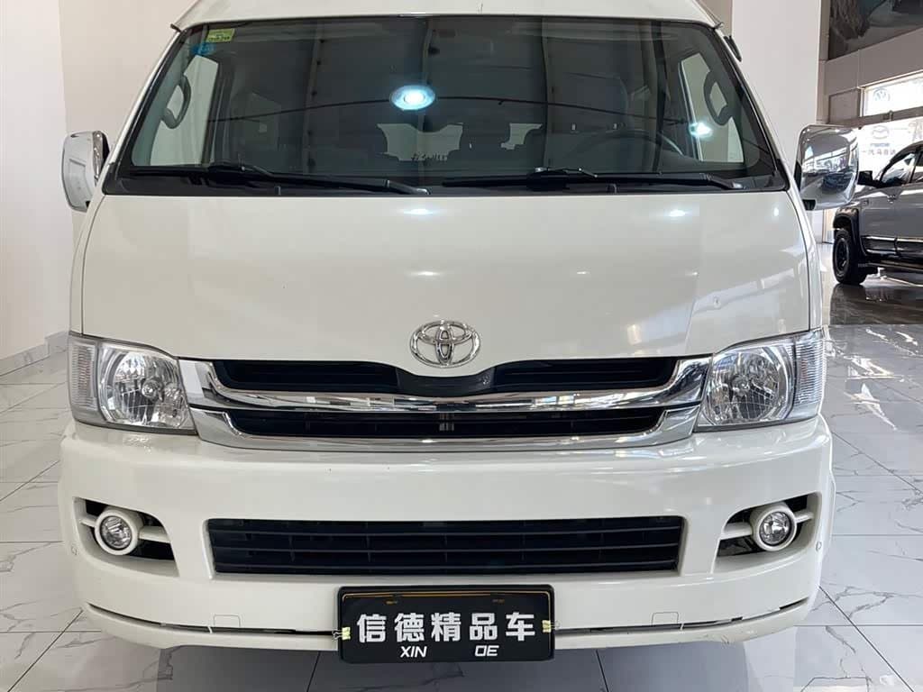 2011 Toyota HIACE White, 190,000 km, China export – photo 1