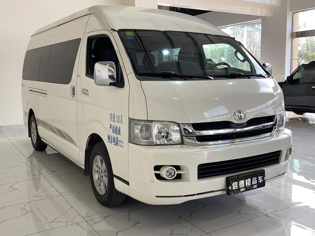 2011 Toyota HIACE White, 190,000 km, China export – photo 2