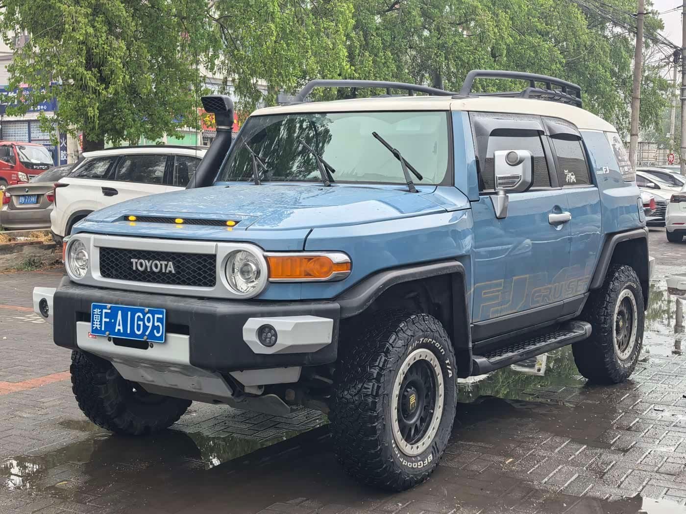 -- Toyota FJ Cruiser Blue, 55,000 km, China export – photo 1