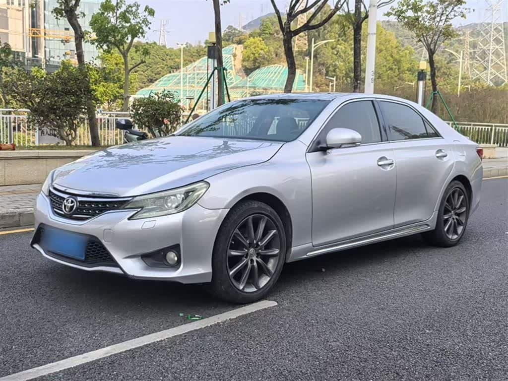 2013 Toyota Reiz 银灰色, 169,000 km, China export – photo 2