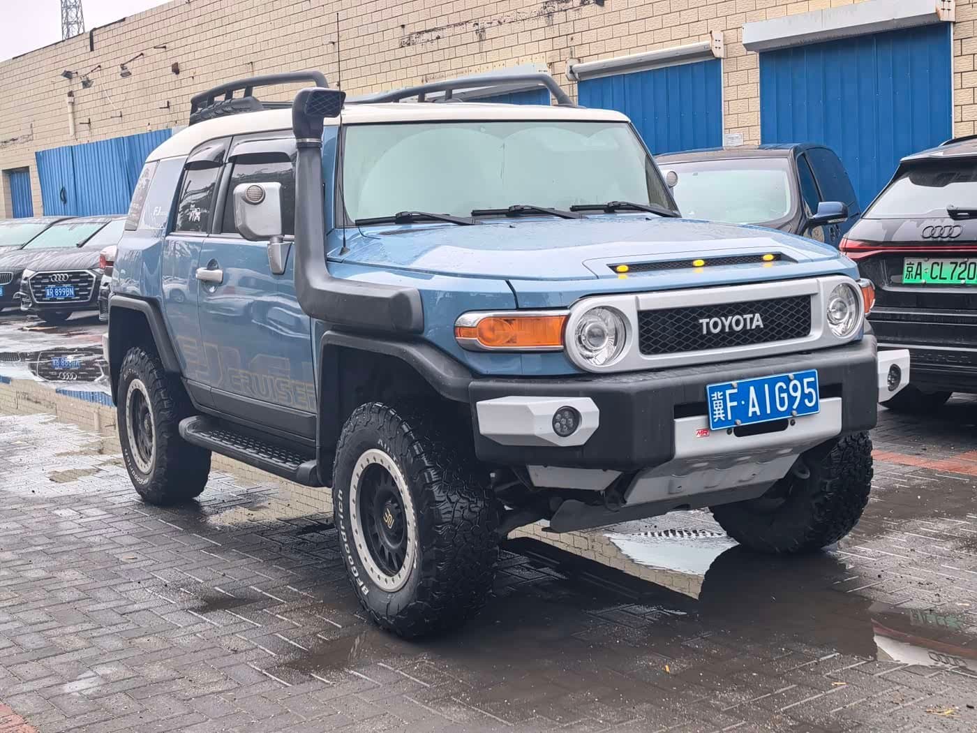 -- Toyota FJ Cruiser Blue, 55,000 km, China export – photo 3