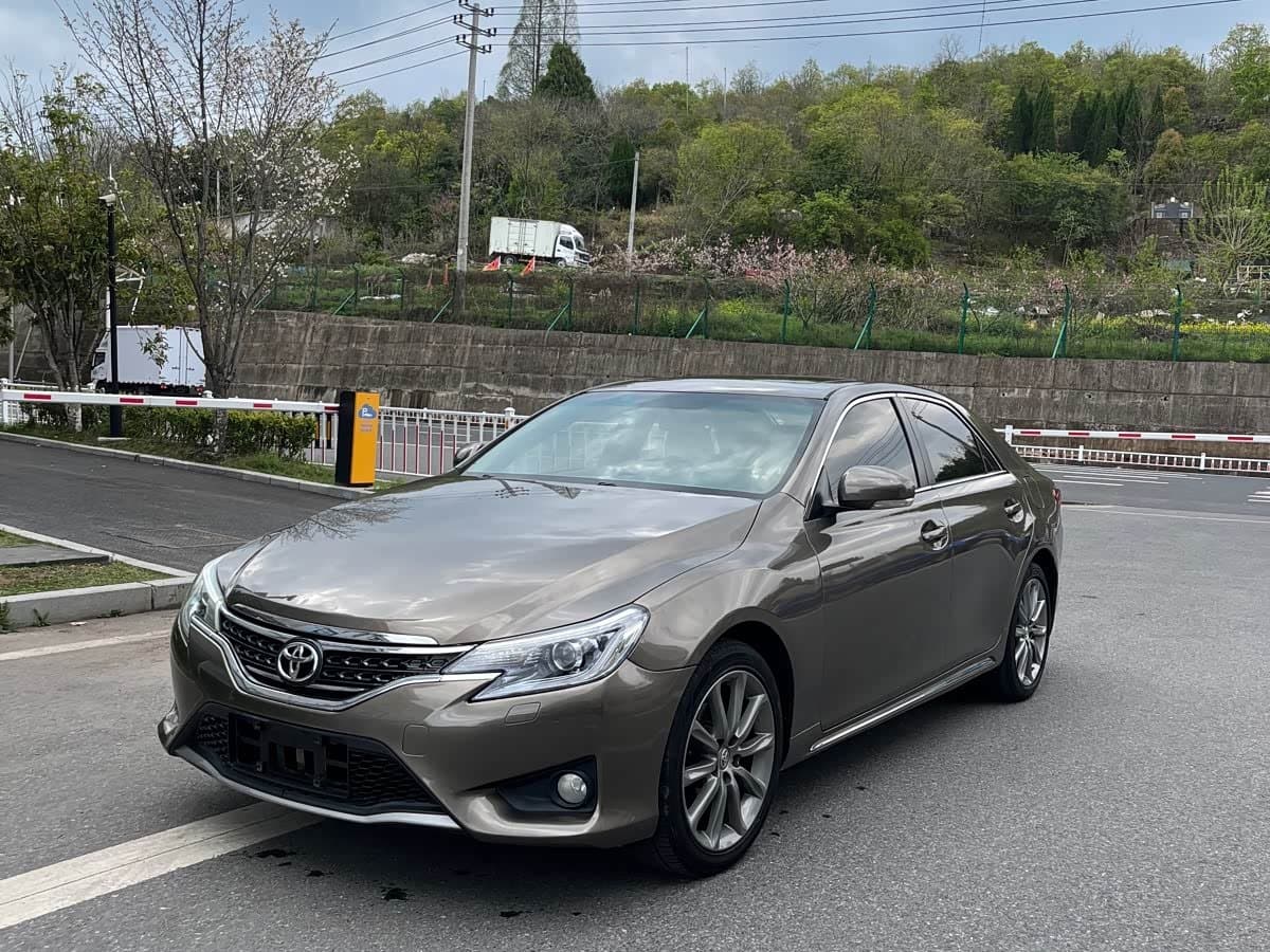 2013 Toyota Reiz Champagne, 86,000 km, China export – photo 1