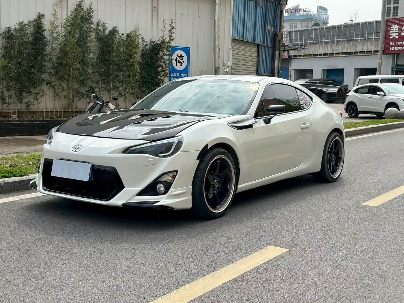 2013 Toyota 86 White, 100,000 km, China export – photo 1