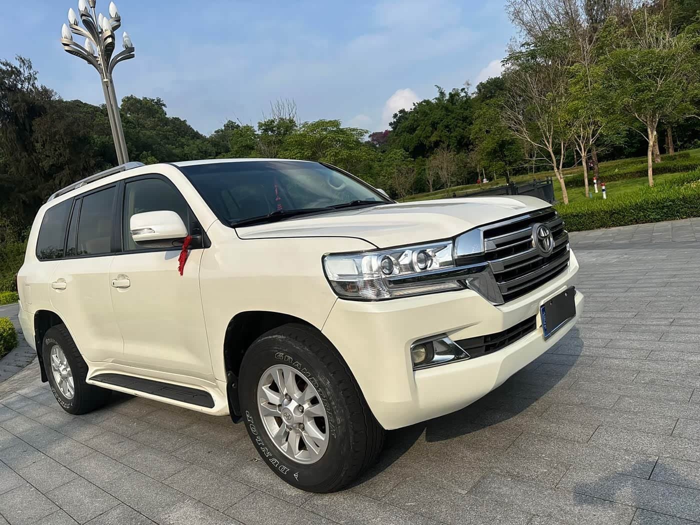 -- Toyota Land Cruiser White, 216,000 km, China export – photo 4