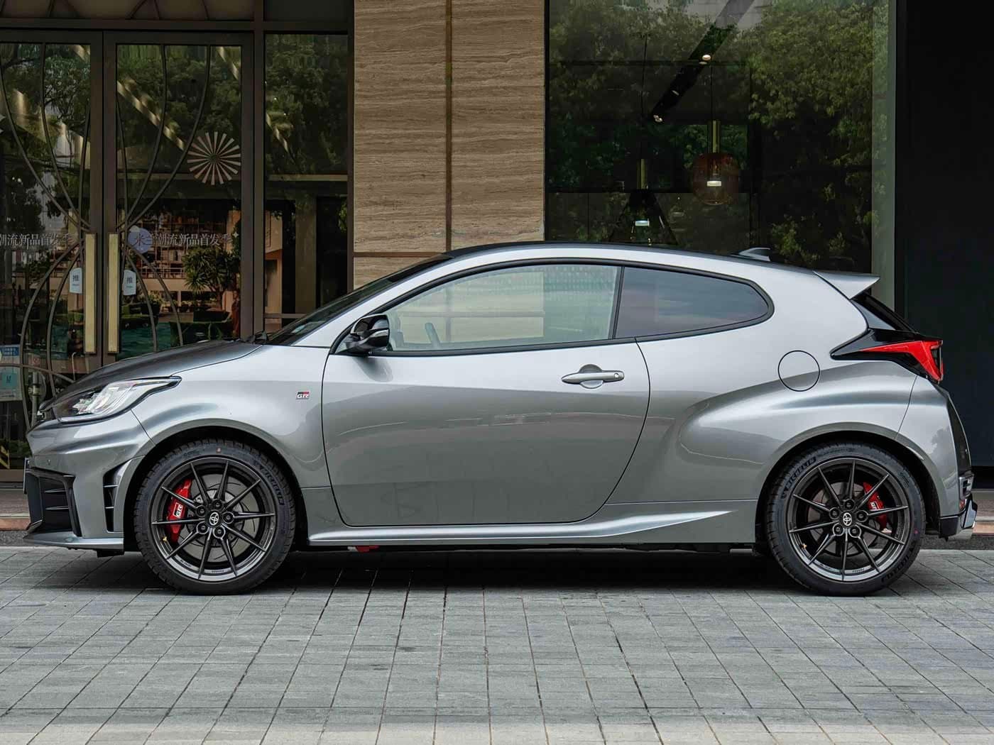 2025 Toyota GR YARIS 银灰色, 1,000 km, China export – photo 4