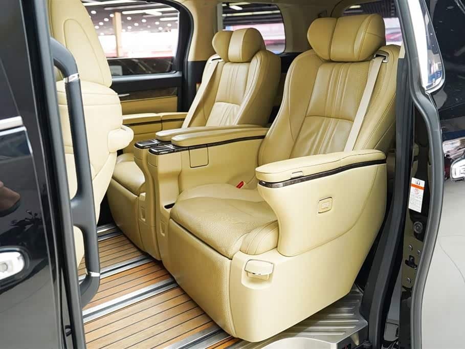 2018 Toyota Alphard Black, 70,000 km, China export – photo 4