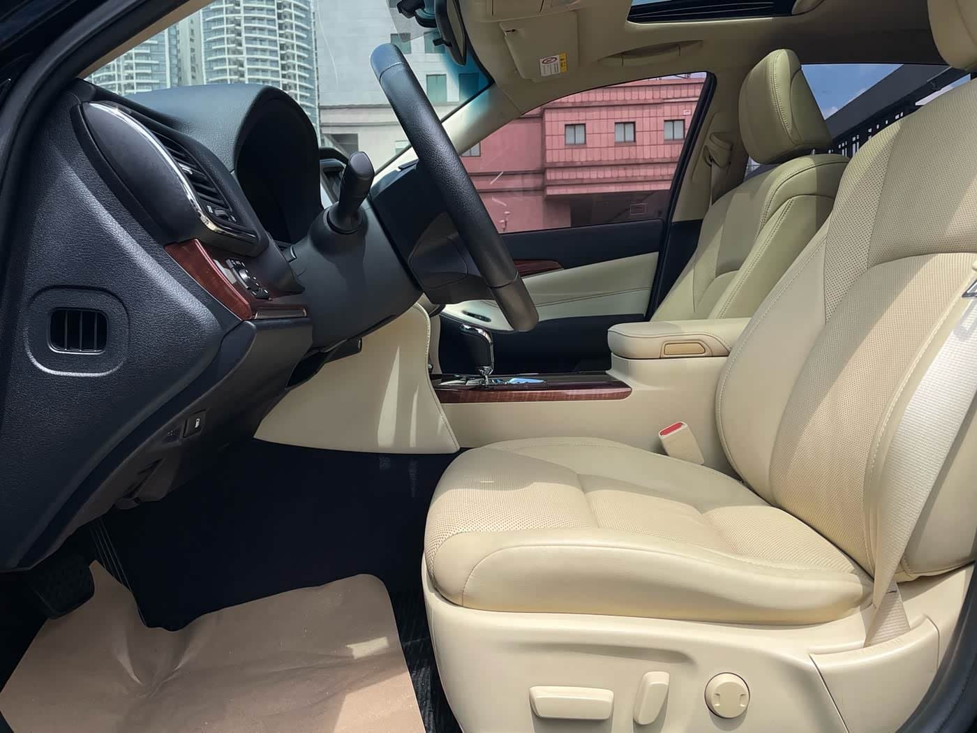 2015 Toyota Crown Black, 126,000 km, China export – photo 4