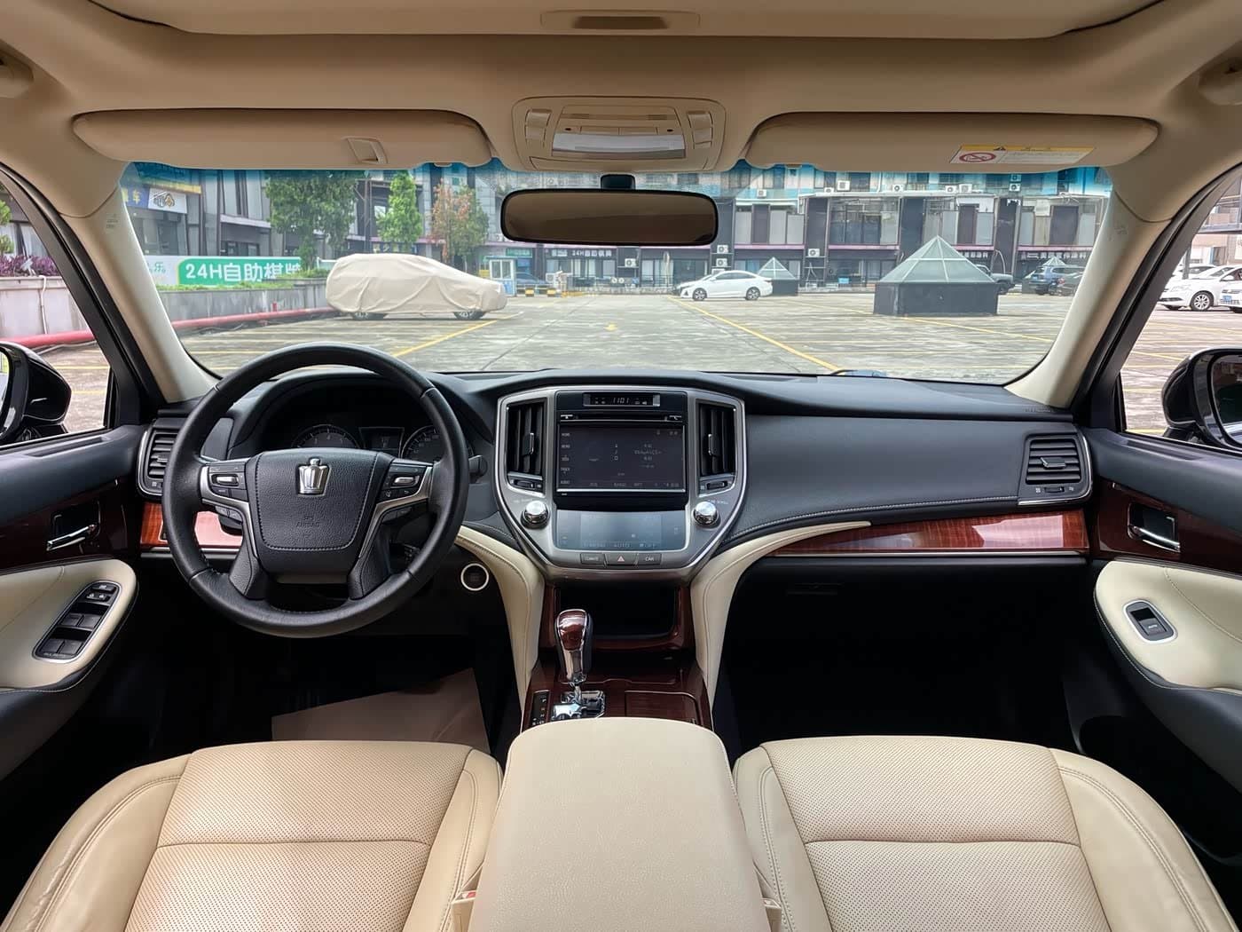 2015 Toyota Crown Black, 126,000 km, China export – photo 6