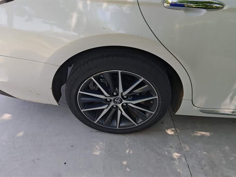 2023 Toyota Camry White, 55,300 km, China export – photo 6