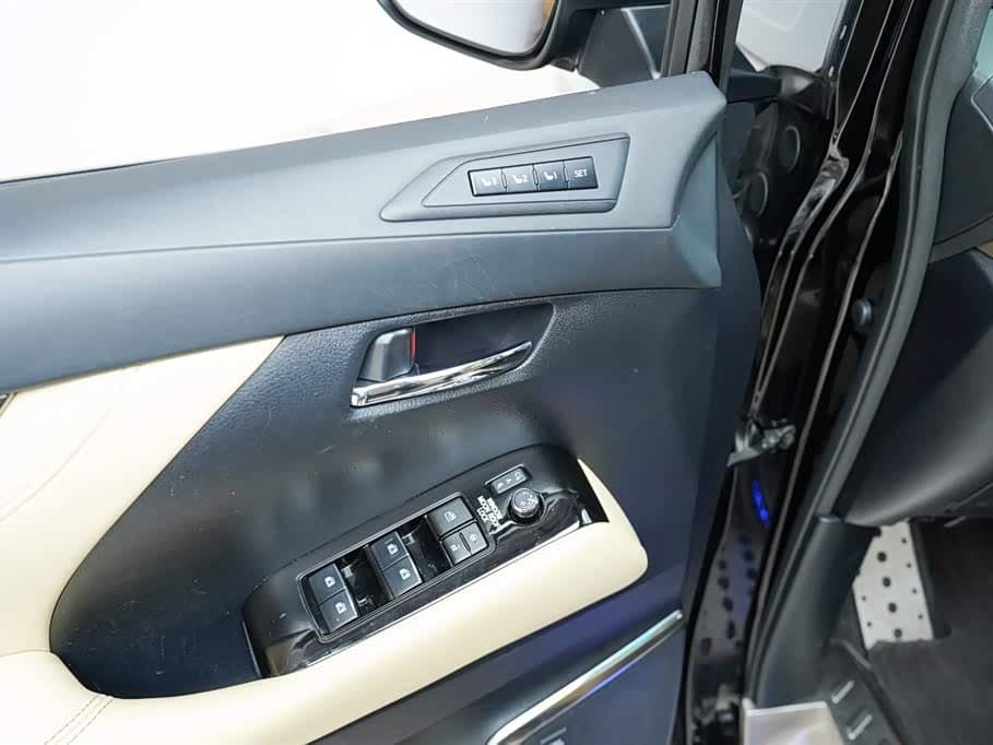 2018 Toyota Alphard Black, 70,000 km, China export – photo 7