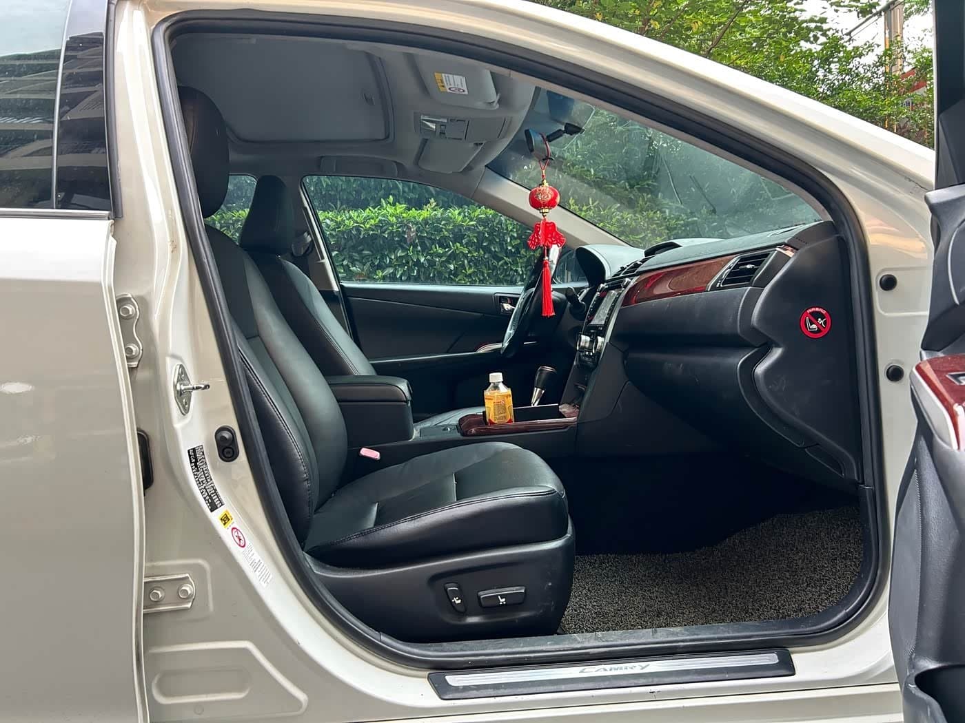 2013 Toyota Camry White, 56,000 km, China export – photo 7