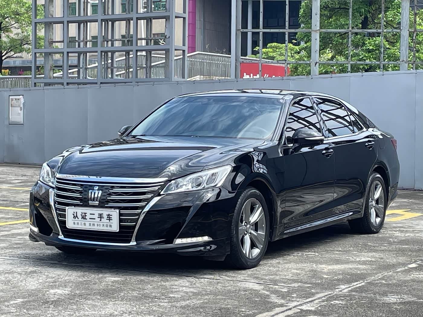 2015 Toyota Crown Black, 126,000 km, China export – photo 1