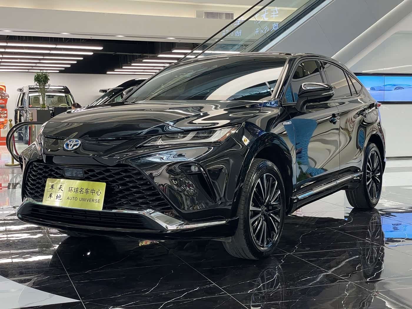 2023 Toyota Venza Black, 25,000 km, China export – photo 1
