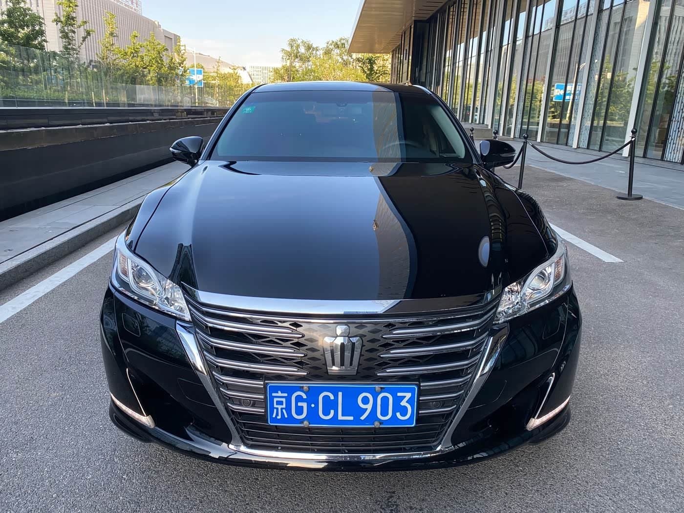 2015 Toyota Crown Black, 65,000 km, China export – photo 6