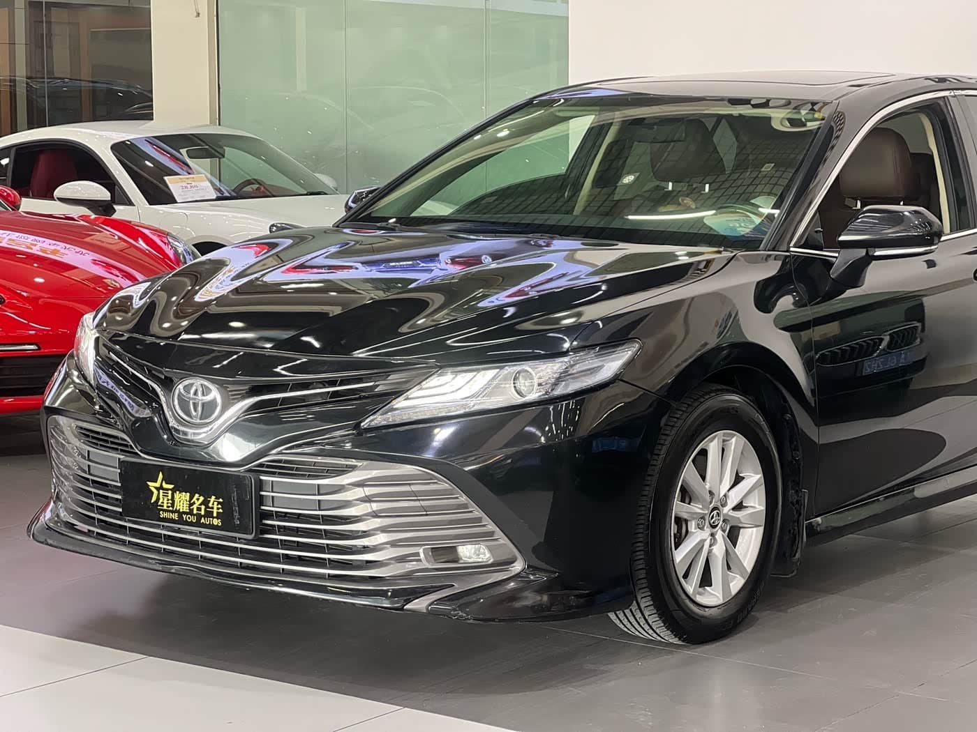 2017 Toyota Camry Black, 87,000 km, China export – photo 5