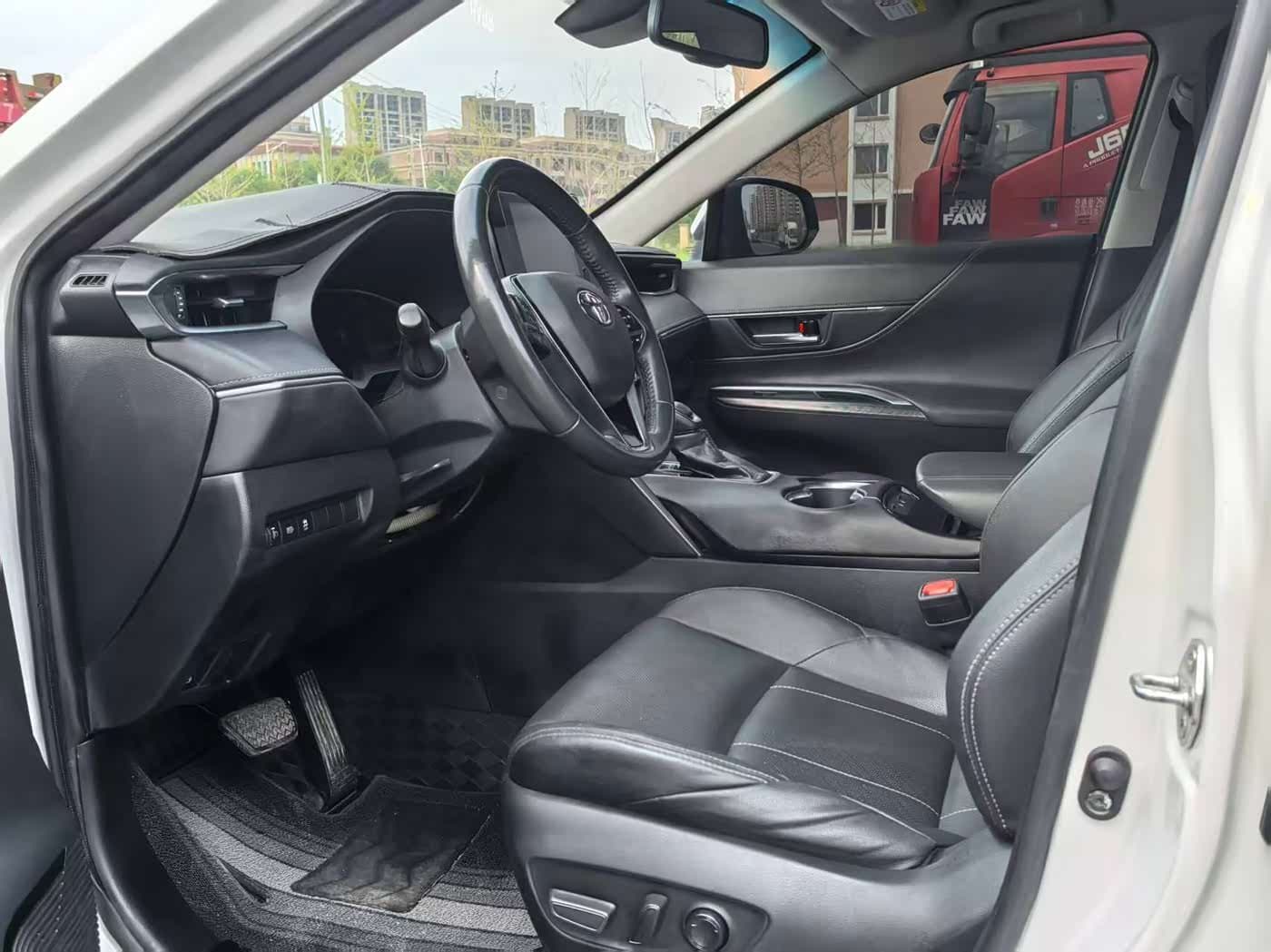 2023 Toyota Lingfang HARRIER White, 30,000 km, China export – photo 4