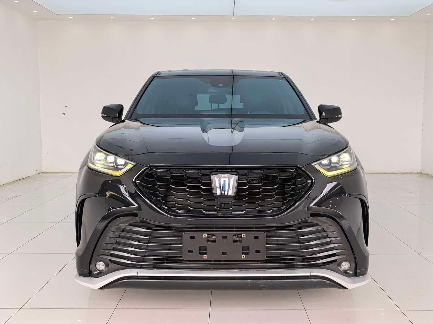 2022 Toyota Crown Kluger Black, 103,000 km, China export – photo 2