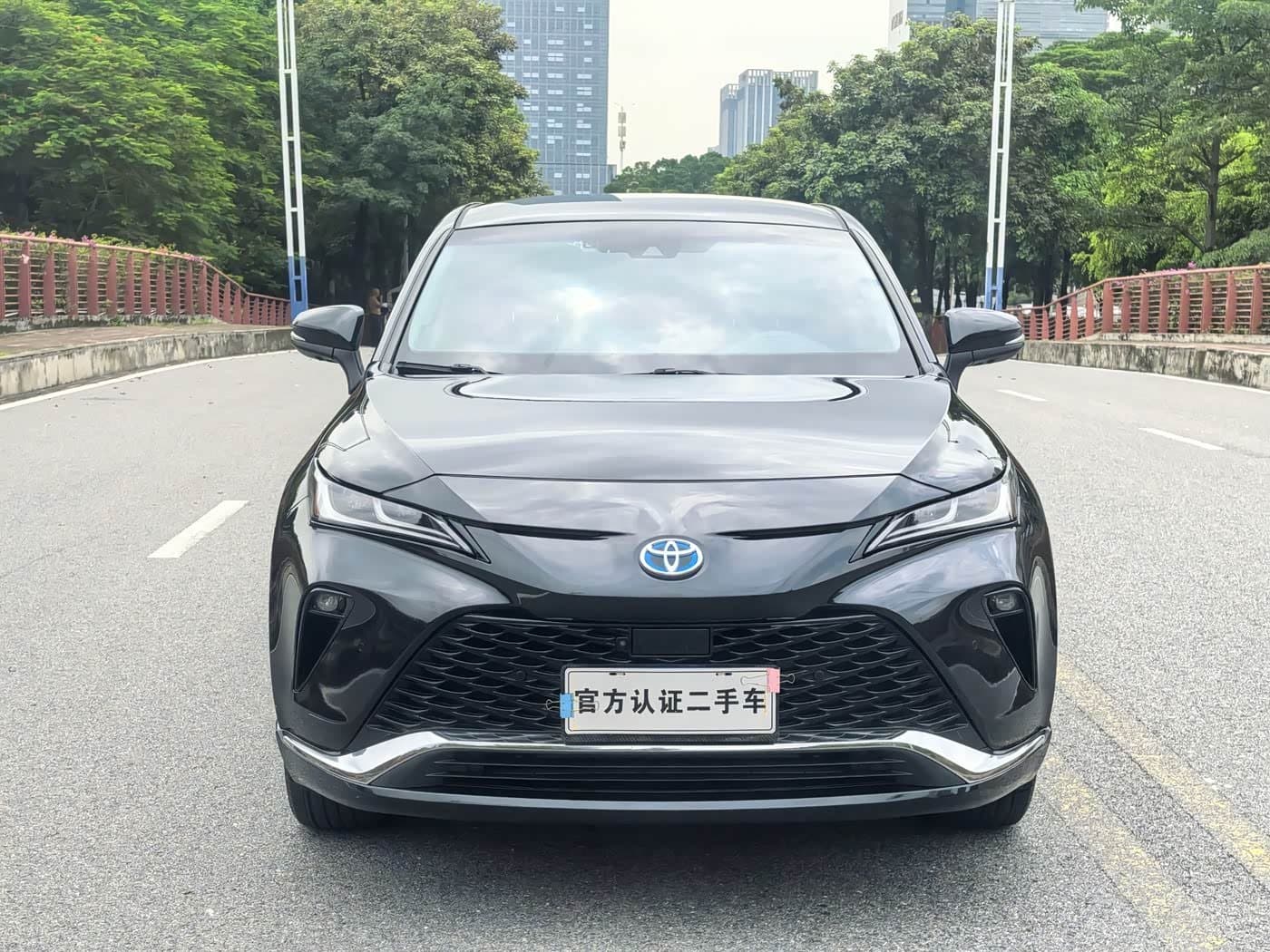 2023 Toyota Venza Black, 65,000 km, China export – photo 2