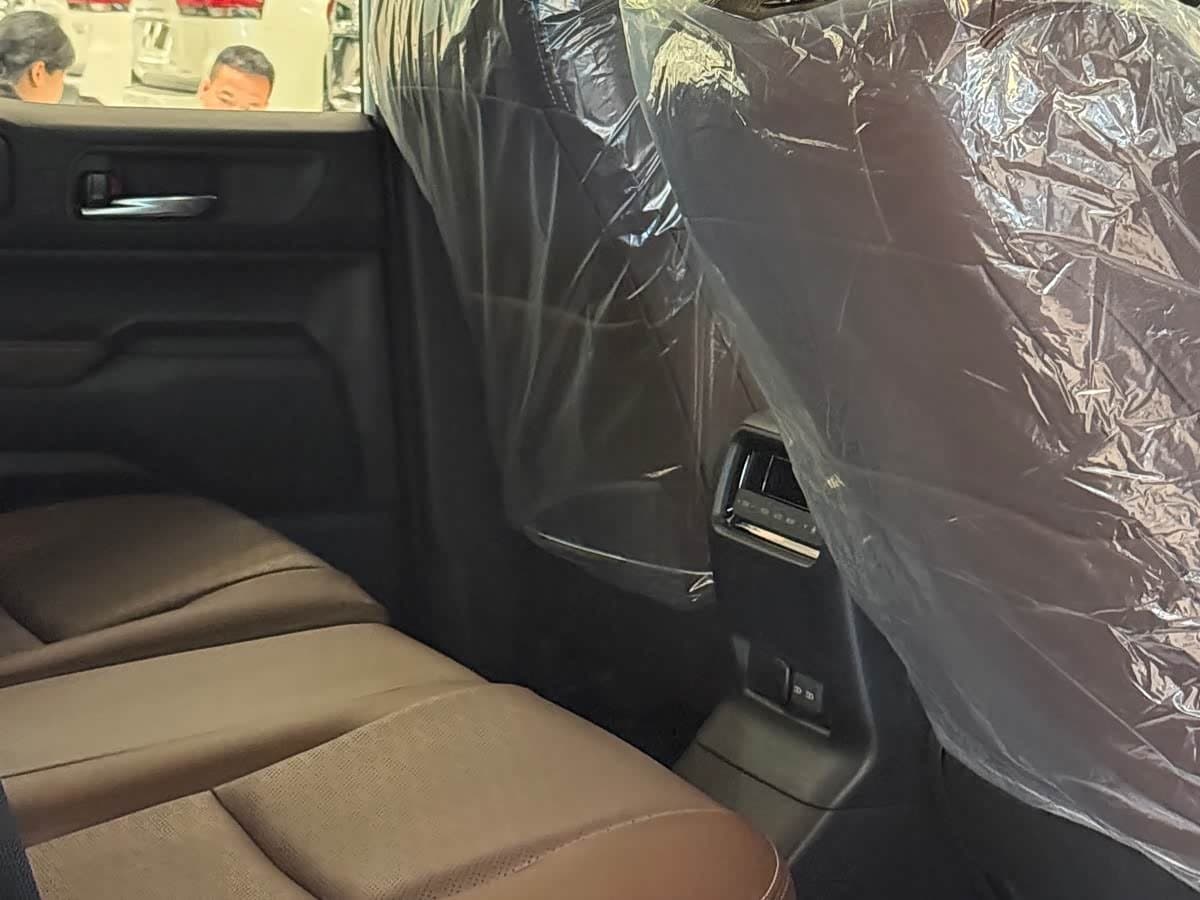 2026 Toyota Prado White, 100 km, China export – photo 7