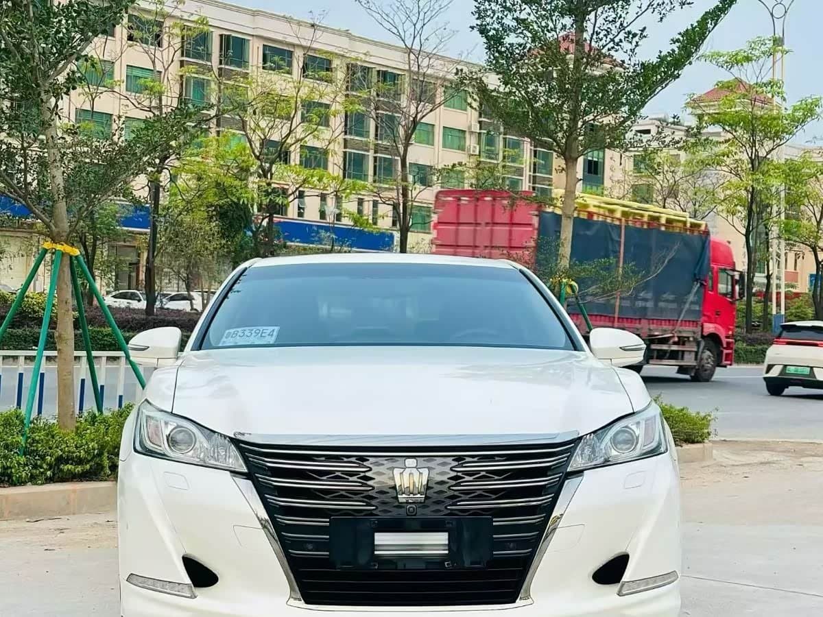 2017 Toyota Crown White, 140,000 km, China export – photo 2
