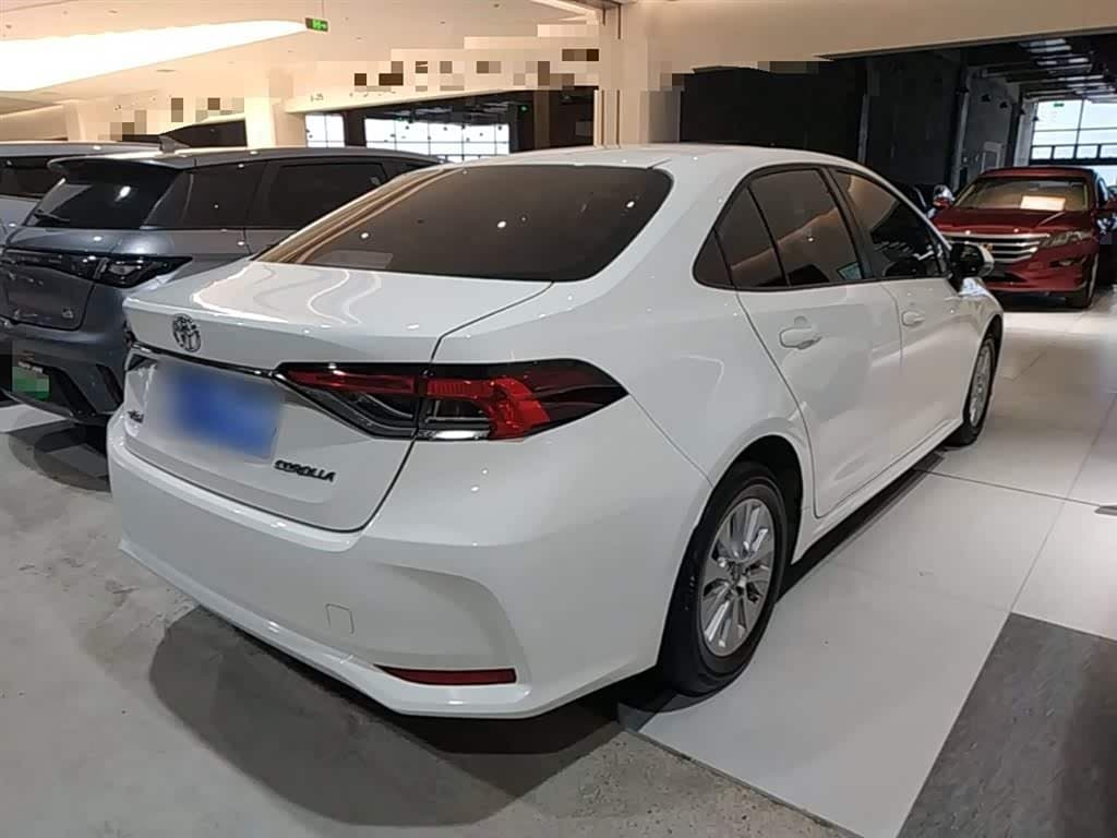2021 Toyota Corolla White, 71,700 km, China export – photo 7