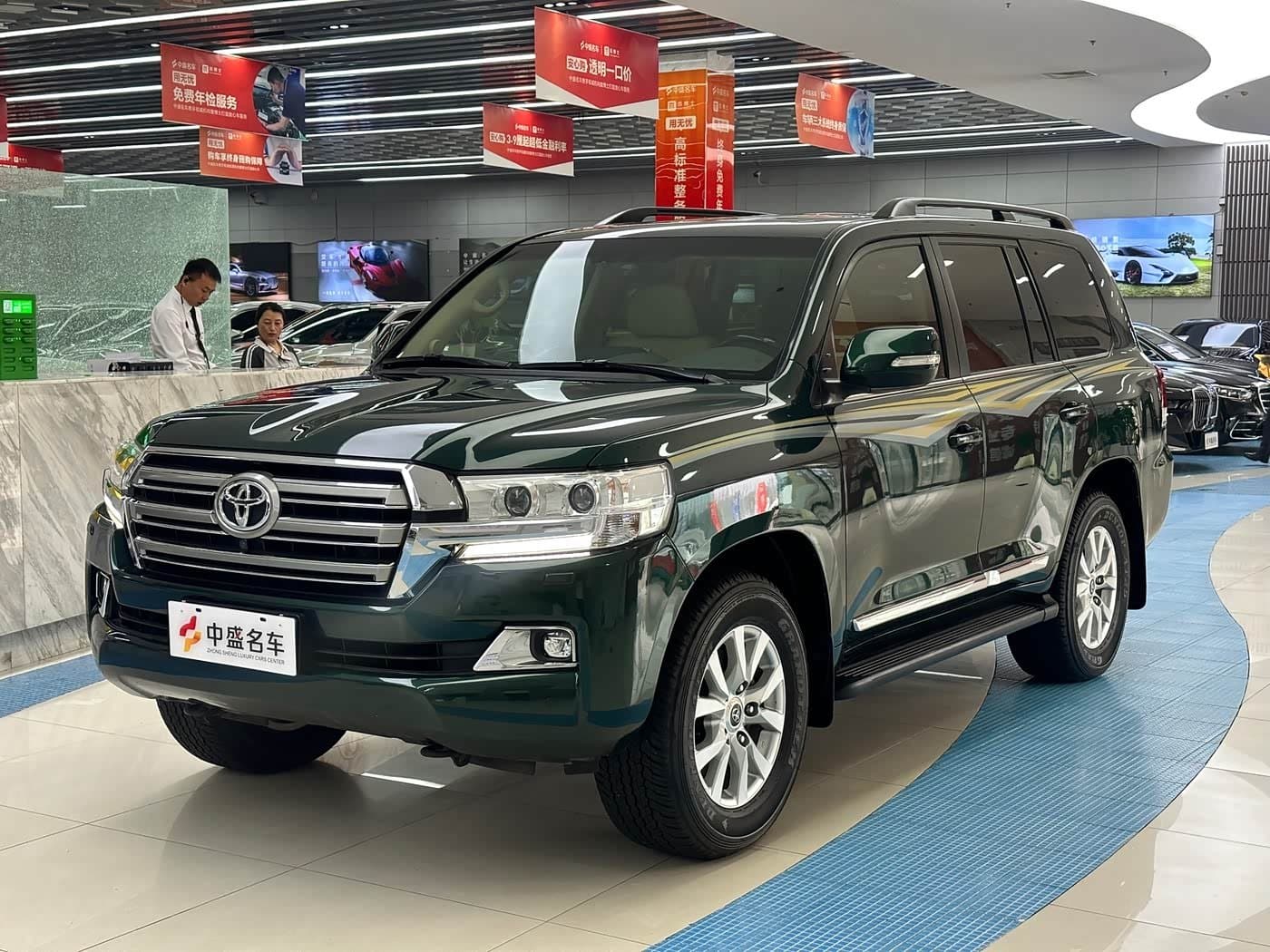 2016 Toyota Land Cruiser Green, 110,000 km, China export – photo 1