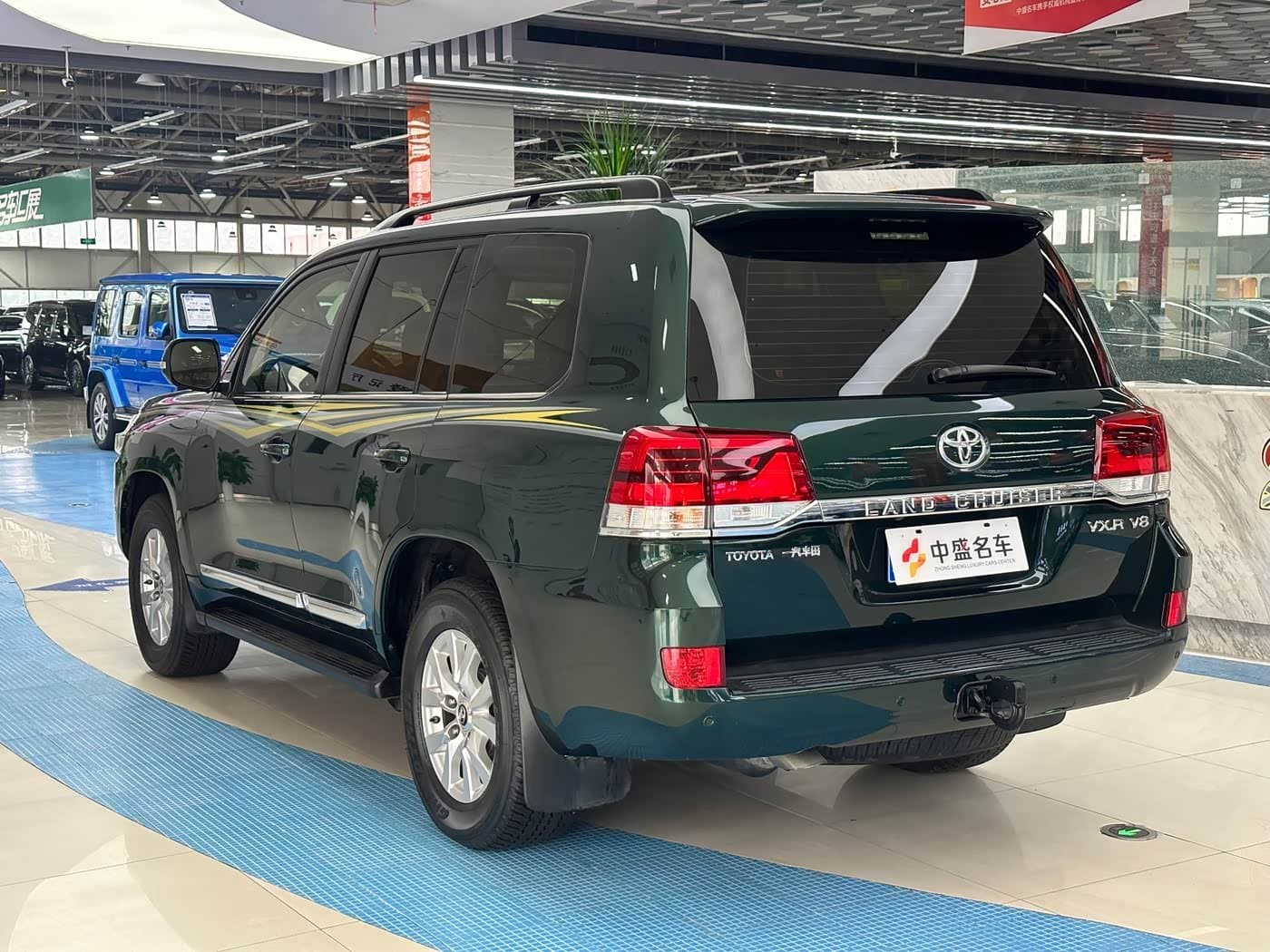 2016 Toyota Land Cruiser Green, 110,000 km, China export – photo 3