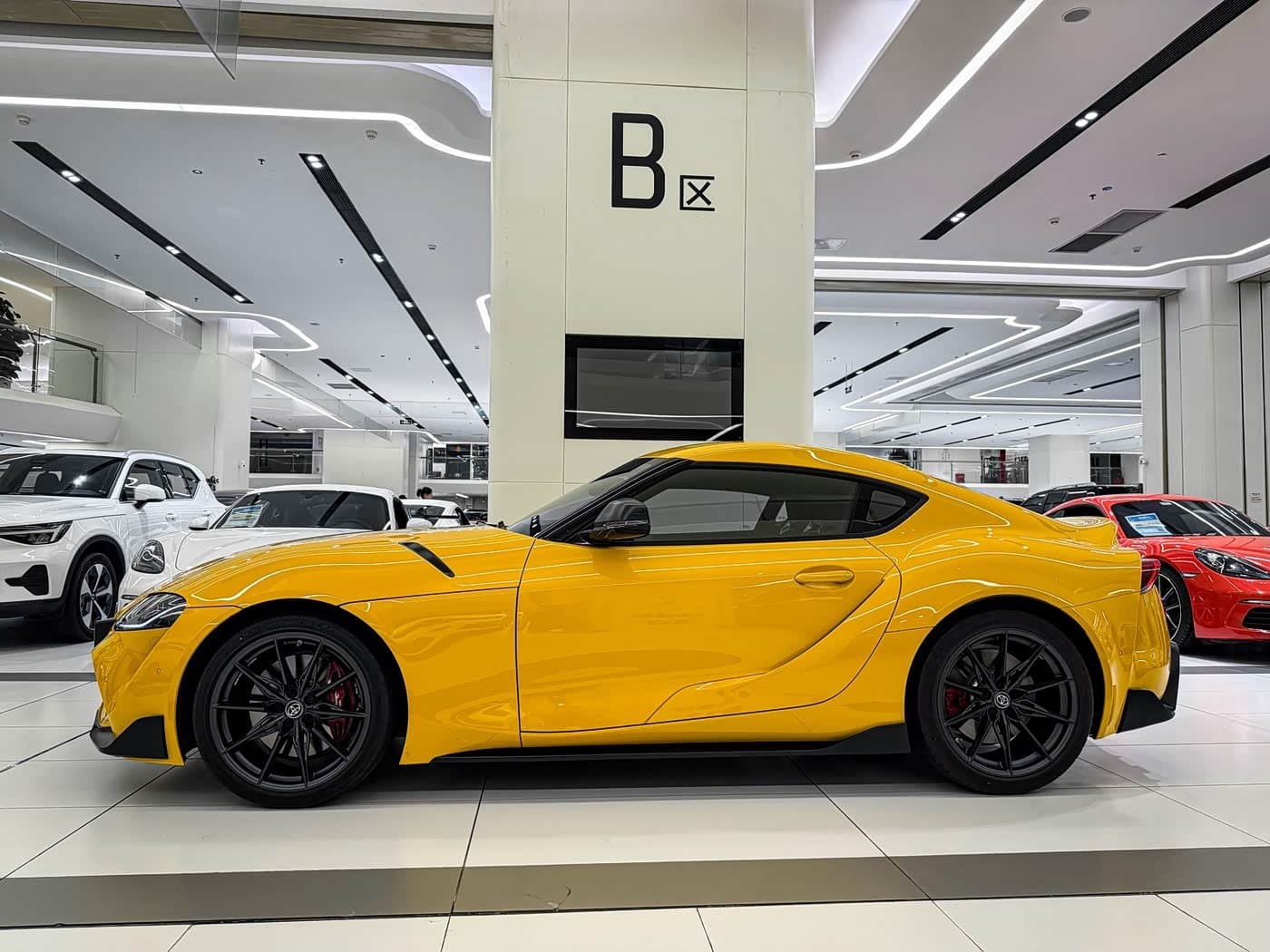 2022 Toyota Supra Yellow, 11,000 km, China export – photo 7