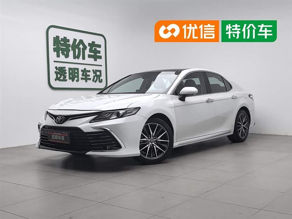 2023 Toyota Camry White, 41,200 km, China export – photo 1