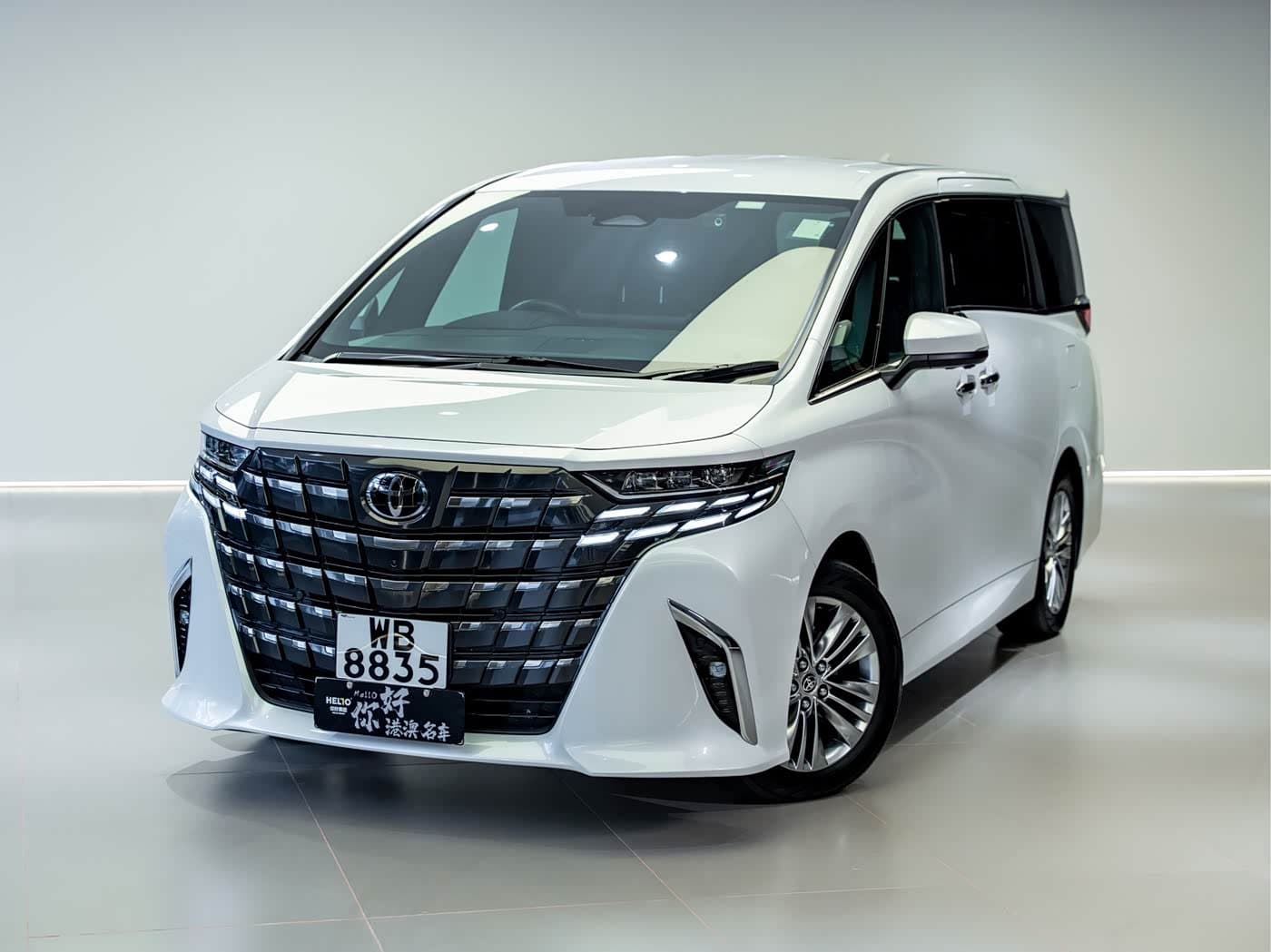 2025 Toyota Alphard White, 5,800 km, China export – photo 2