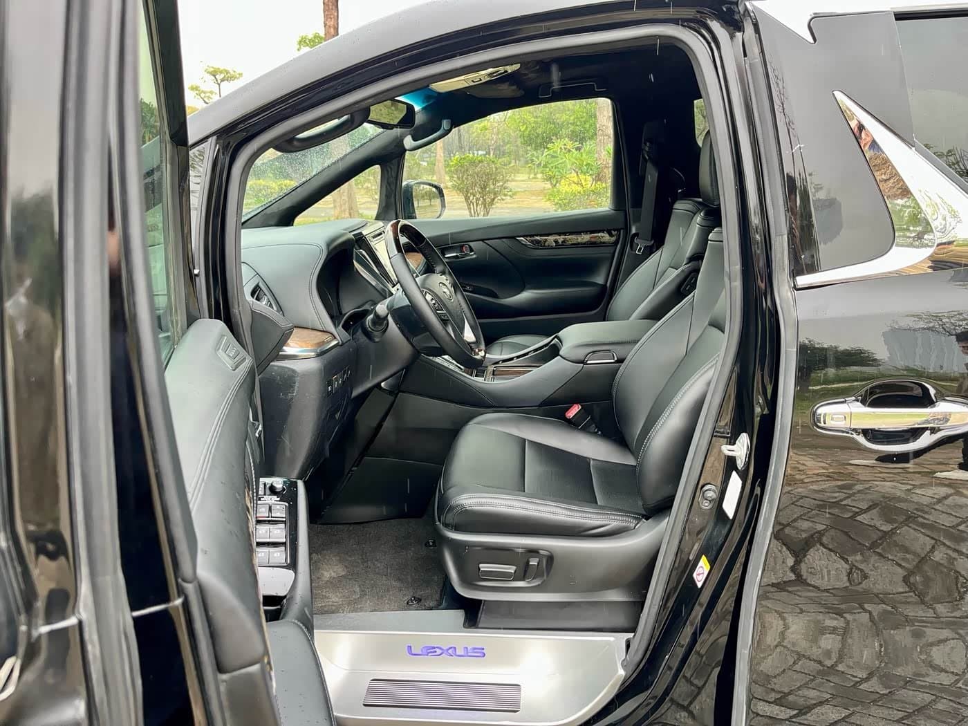 2017 Toyota Alphard Black, 100,000 km, China export – photo 4