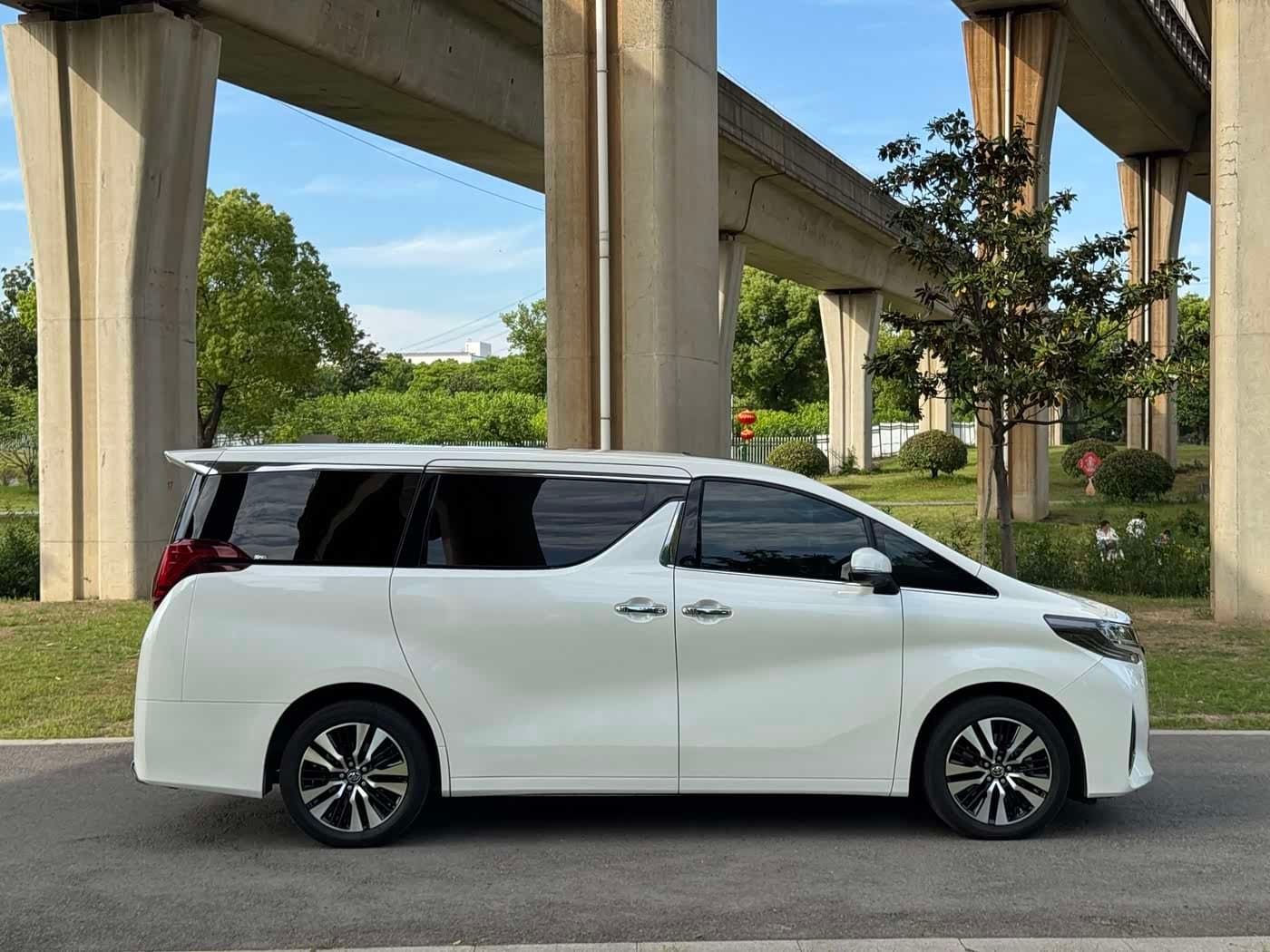 2018 Toyota Alphard White, 47,000 km, China export – photo 7