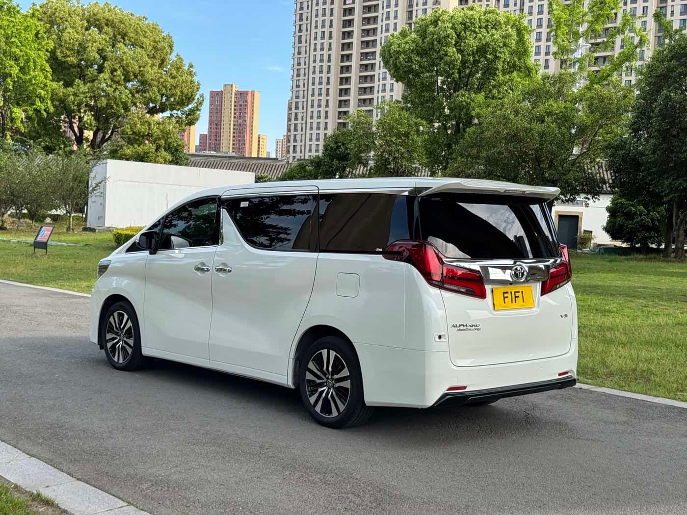 2018 Toyota Alphard White, 47,000 km, China export – photo 5