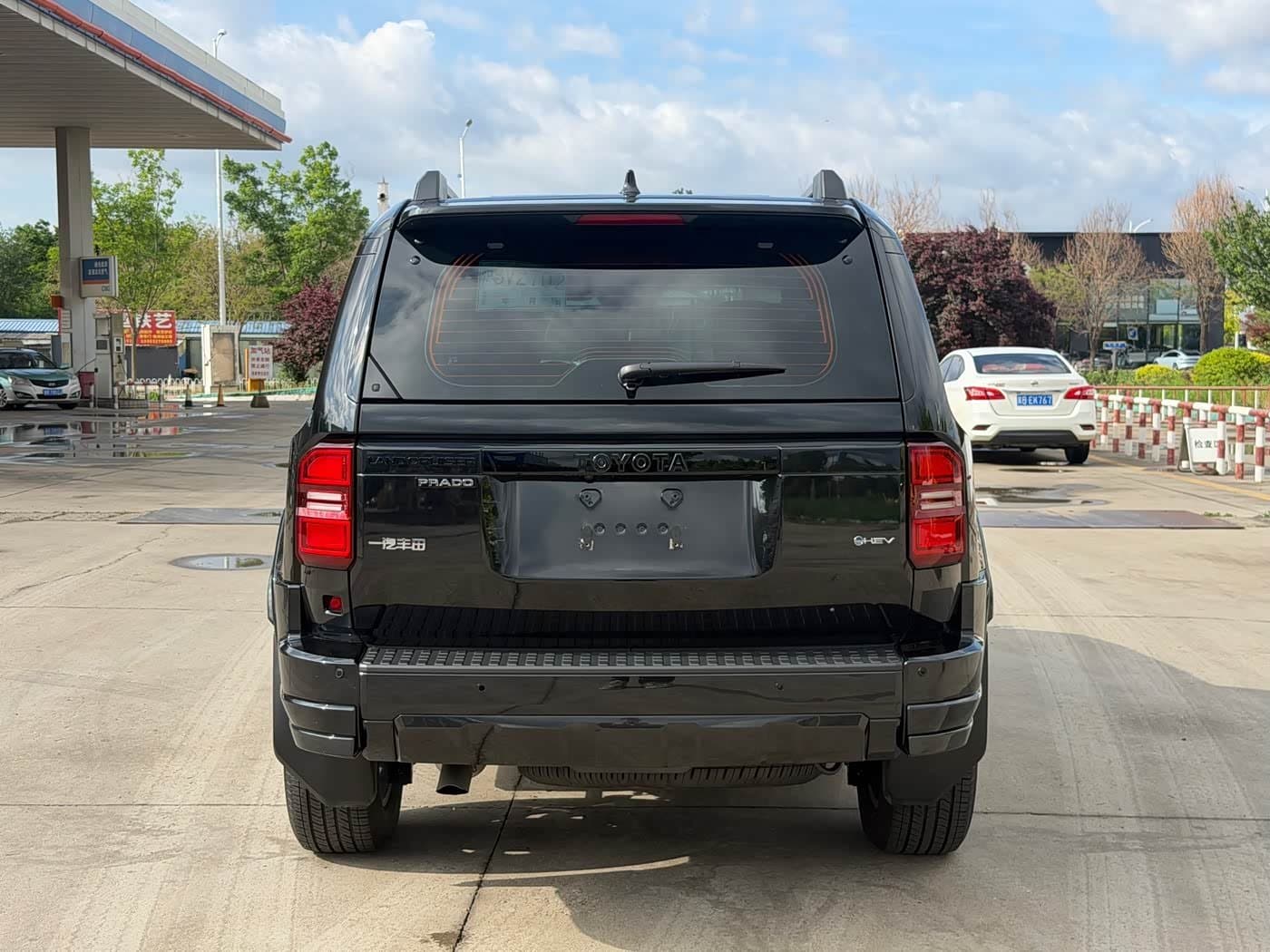 2025 Toyota Prado Black, 9,000 km, China export – photo 7